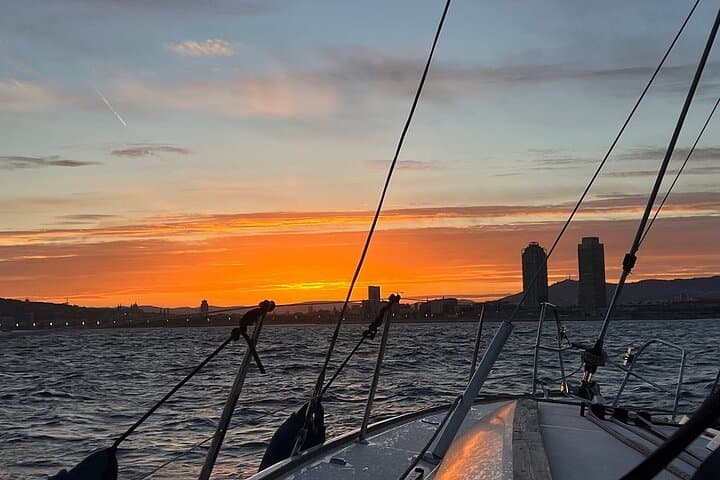 Barcelona Sunset Sail: Small-Group Cava Cruise from Port Olimpic