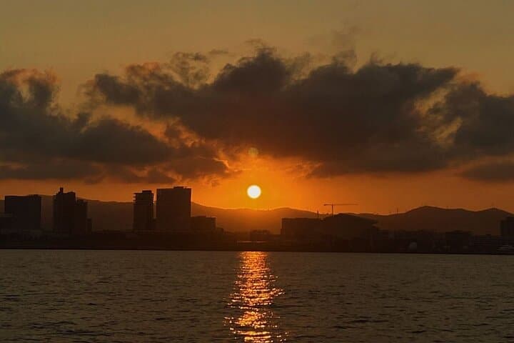 Barcelona Sunset Sail: Small-Group Cava Cruise from Port Olimpic photo 5