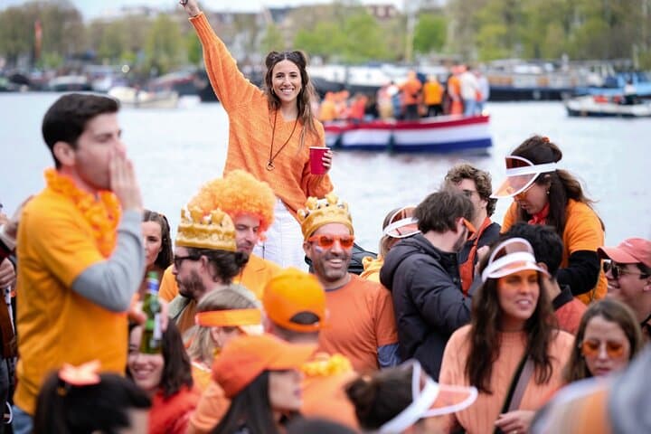 Amsterdam King's Day Canal Party: 1.5-Hour Open-Bar Boat Cruise photo 3