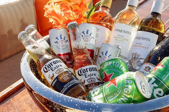 Amsterdam King's Day Canal Party: 1.5-Hour Open-Bar Boat Cruise photo 4