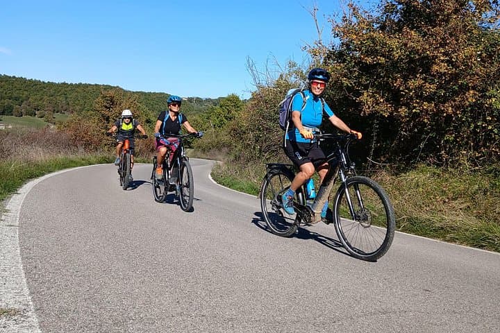 E-Bike Tour from Città di Castello to Montone with Blasi Winery Tasting photo 1