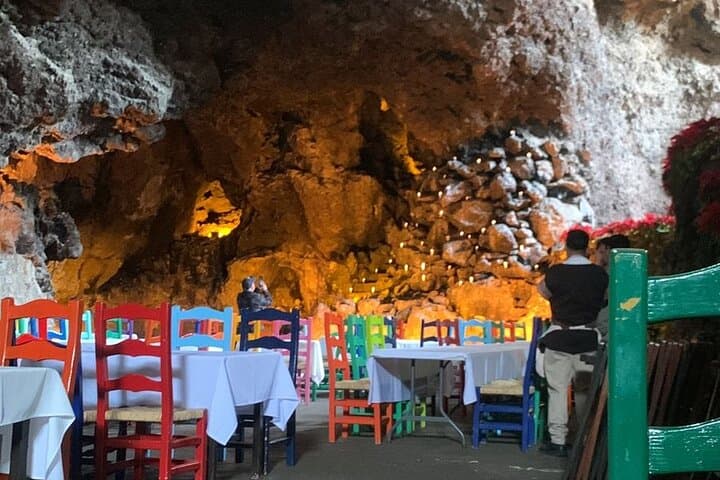 Sunrise Hot-Air Balloon over Teotihuacan with Cave Breakfast photo 5