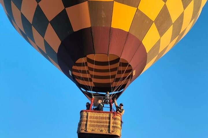 Sunrise Hot-Air Balloon over Teotihuacan with Cave Breakfast photo 6
