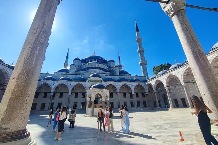 Walking Sultanahmet: Basilica Cistern, Blue Mosque & Grand Bazaar Highlights photo 4