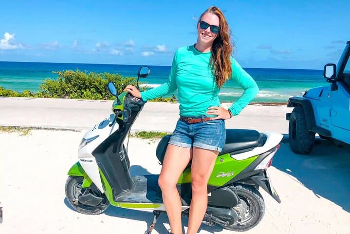 Scooter Rental and Self-Guided Motorcycle Tour on San Andrés Island
