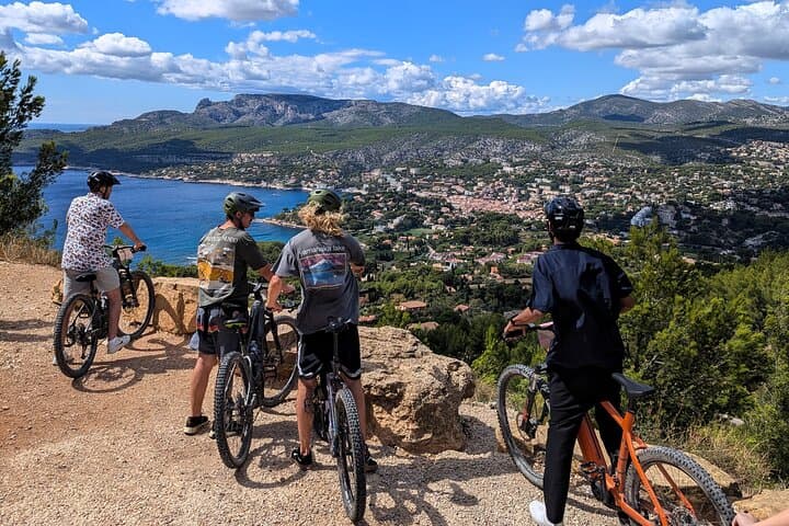 Explore the Calanques by Electric Mountain Bike: Cassis Virtual-Guide Rentals