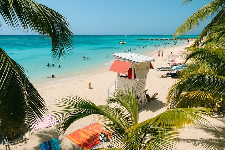 Doctors Cave Beach Roundtrip: Montego Bay Beach Tour & Hip Strip Experience photo 2