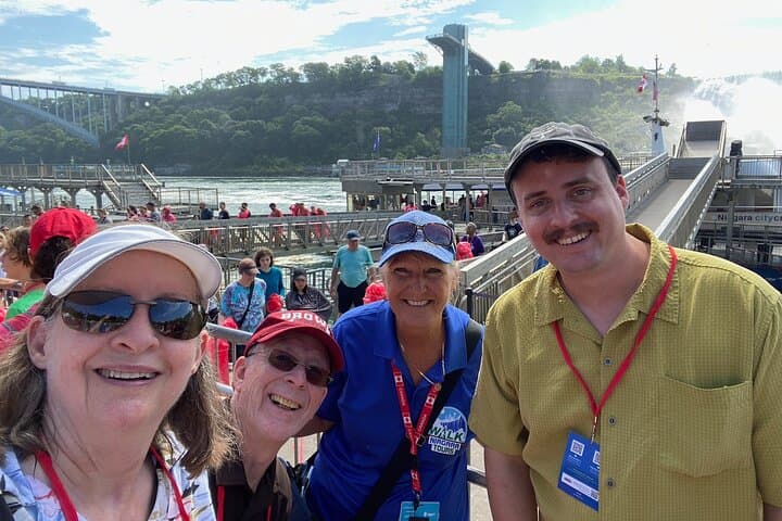 Ultimate Niagara Falls Walking Tour with Boat Cruise photo 4