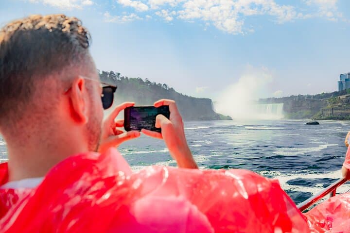 Ultimate Niagara Falls Walking Tour with Boat Cruise photo 5