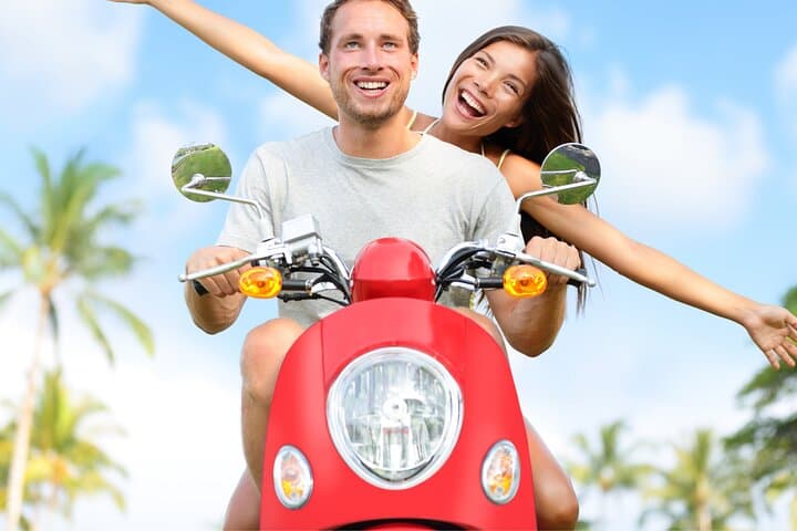 Nassau Scooter Adventure: Coastal Roads, Fort Charlotte & Conch Tastes