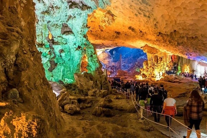 Ha Long Bay Day Cruise: Kayak, Swim & Explore Titop Island and Sung Sot Cave photo 4