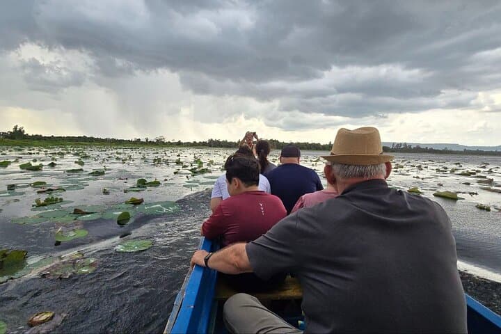 Two-Day Siem Reap: Angkor Sunrise, Floating Village & Apsara Evening photo 4