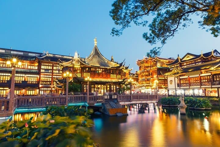 Shanghai Private Tour: From Yu Garden to the Bund — A Full-Day Custom City Walk photo 4