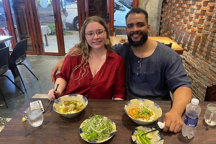 Da Nang Street Food Walking Tour: Taste 4 Iconic Eats & Local Stories photo 2