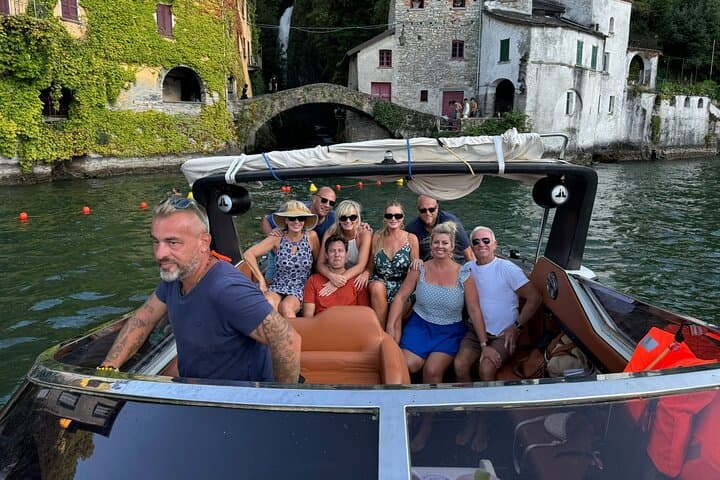 Private Lake Como Yacht Tour: Villa Views, Prosecco & Hidden Coves photo 4
