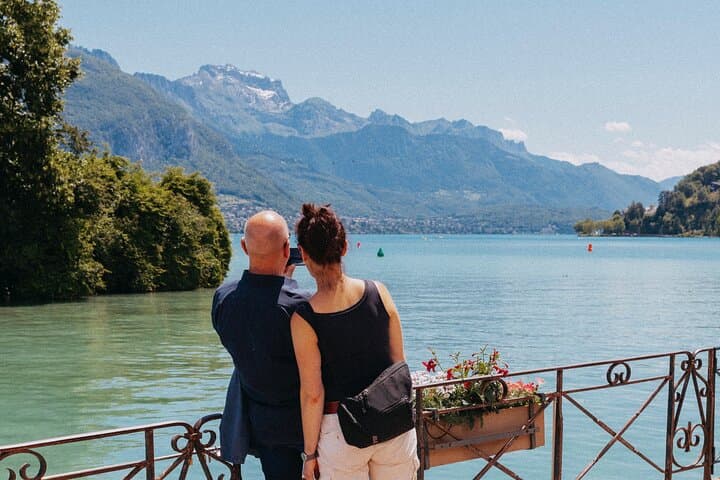Annecy Day Trip from Lyon: Lake Cruise, Savoyard Tasting & Old Town Walk