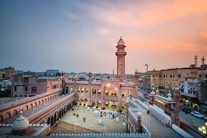 Full-Day Peshawar Cultural Tour from Islamabad: Gandhara, Bazaars & Mughal Architecture