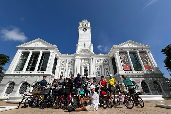 Ride the Rail Corridor: Singapore Cycling Tour Through Civic District & Hawker Eats