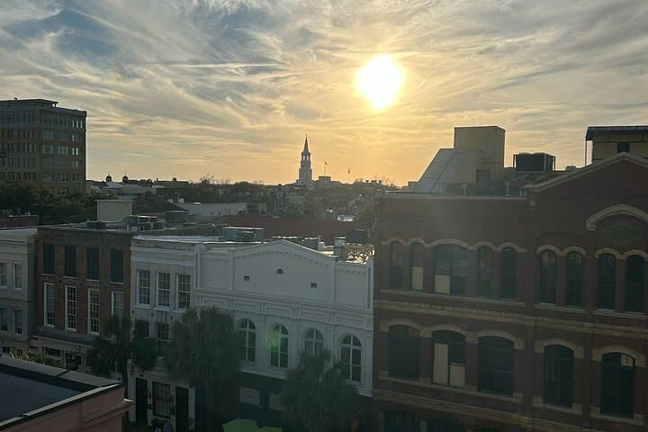 Walk Historic Charleston with a Local: Rainbow Row, Pineapple Fountain & Hidden Alleys photo 4