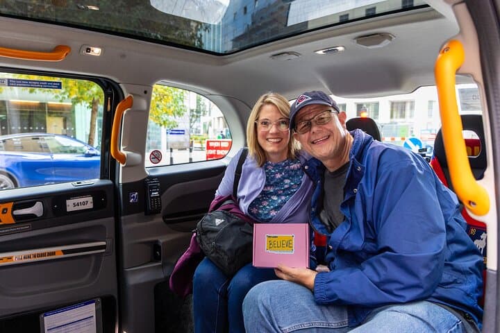 Ted Lasso Black Cab Tour: Explore London Filming Locations by Electric Taxi photo 2