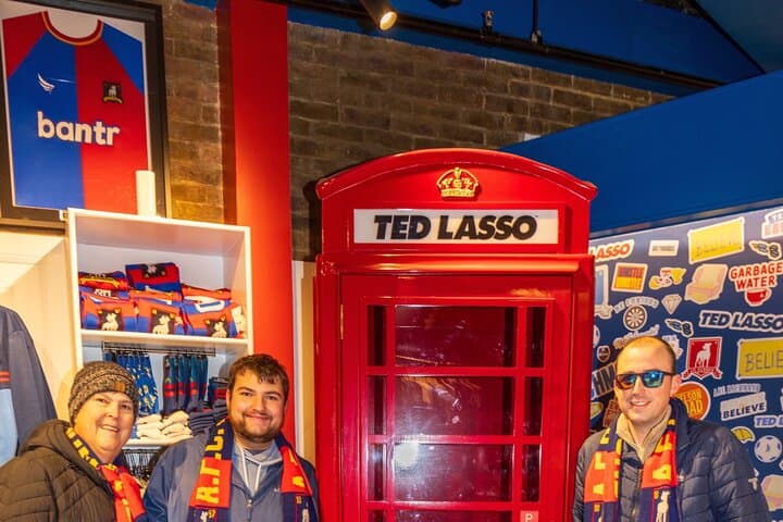 Ted Lasso Black Cab Tour: Explore London Filming Locations by Electric Taxi photo 4