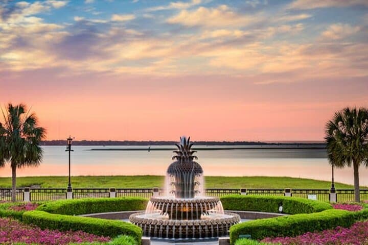 Walk Historic Charleston with a Local: Rainbow Row, Pineapple Fountain & Hidden Alleys photo 2