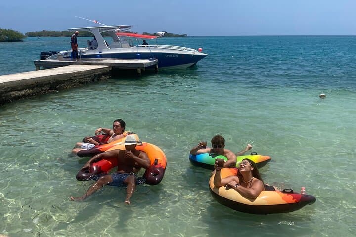 Cartagena VIP Boat Tour to the Rosario Islands: Snorkel, Playa Cristal & Isla Grande