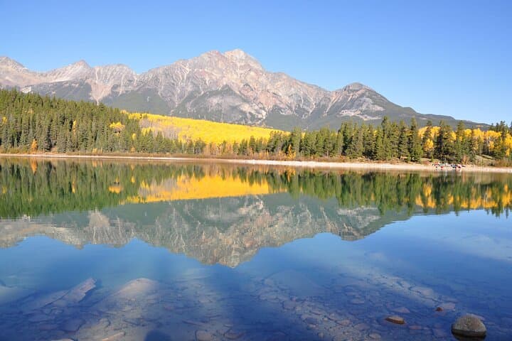 Lake Louise, Moraine & Emerald Lake Day Tour from Calgary photo 6