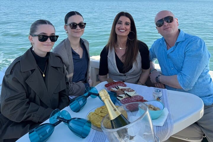 Aperitif Cruise on the Bay of Cádiz: Private One-Hour Boat with Cava photo 1