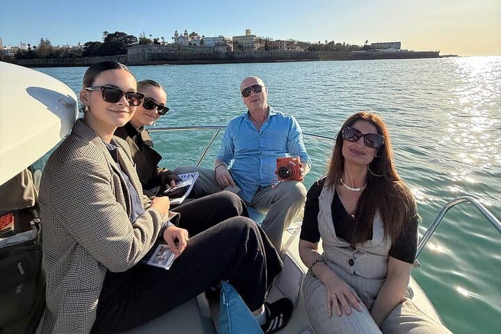Aperitif Cruise on the Bay of Cádiz: Private One-Hour Boat with Cava photo 2