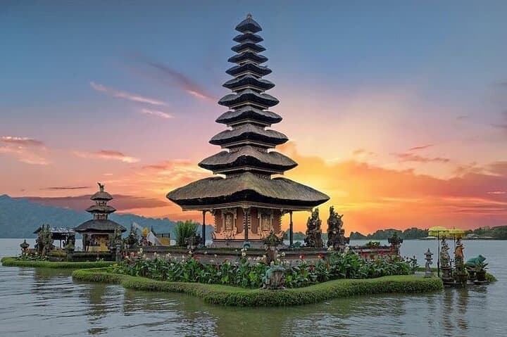 Benoa & Celukan Bawang Shore Excursion: North and South Bali in One Day