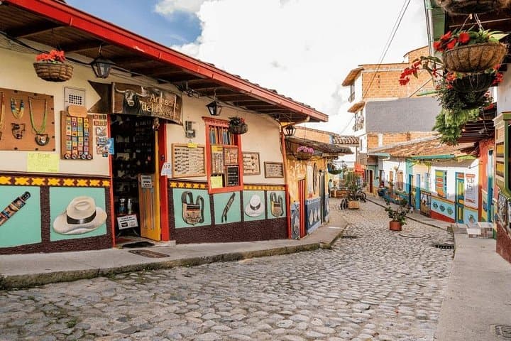 Guatapé Day Trip from Medellín: Rock Views, Boat Rides & Colorful Streets photo 4