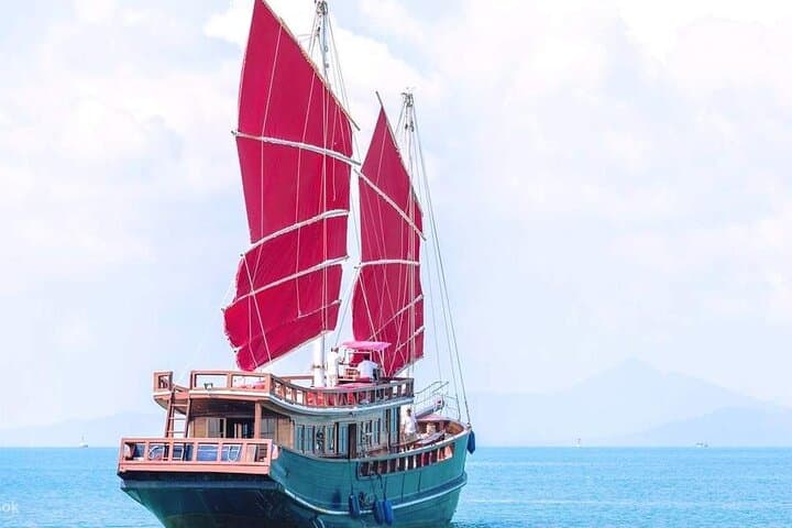 Red Baron Sunset Dinner Cruise — Koh Samui’s Classic Junk-Boat Experience