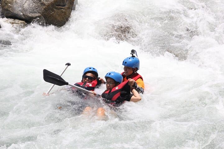 Kiulu River Rafting: Beginner-Friendly Grade I–II Runs in Sabah photo 2