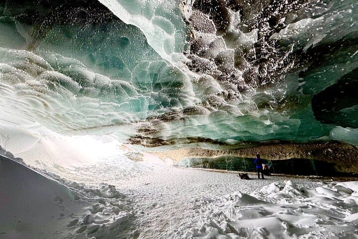 Full Alaskan Experience: Ice Cave Hike, Chena Hot Springs & Aurora Chase from Fairbanks photo 4