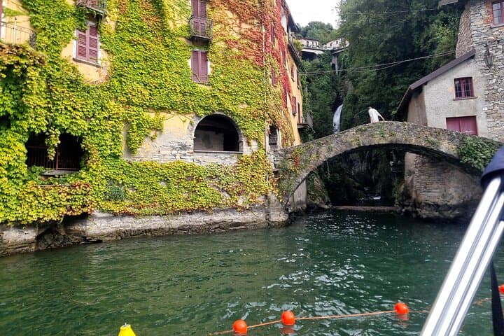 Private Lake Como Boat Tour with Aperitif — 2-Hour Villa Cruise photo 4