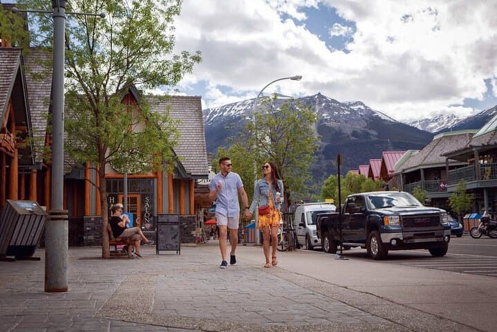 3-Day Small-Group Tour: Lake Louise, Moraine Lake & Columbia Icefield photo 2