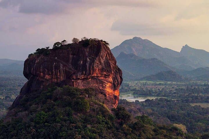 Sigiriya, Dambulla & Minneriya Day Trip from Colombo: Lion Rock Climb and Elephant Safari