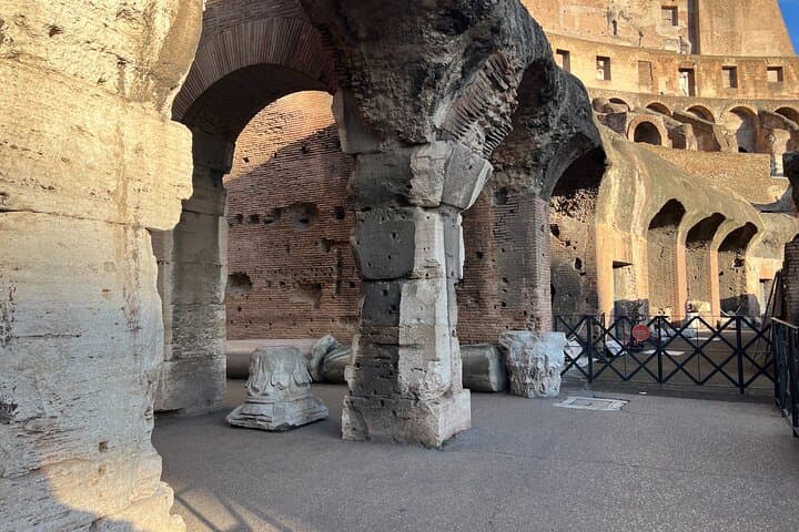 Colosseum Guided Tour: Immersive 1-Hour Roman Amphitheatre Experience photo 3