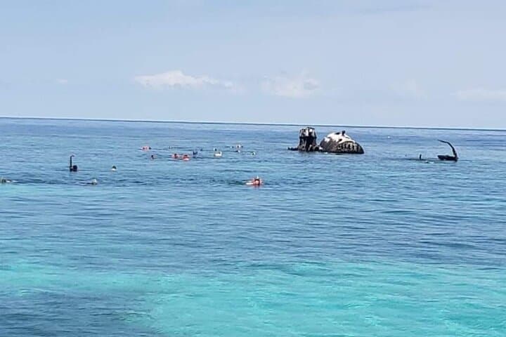 Roatán 3-Stop Snorkeling: Shipwreck, Starfish Alley & Blue Channel photo 3