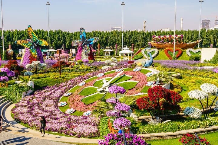 Inside Dubai Butterfly Garden: Walk Among 15,000 Butterflies in Climate-Controlled Domes photo 3