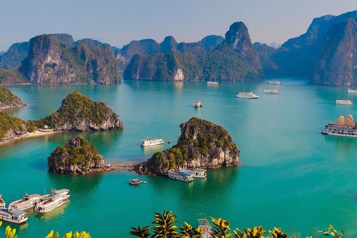 Ultimate Halong Bay 3-Day Luxury Cruise from Hanoi: Kayaking, Caves & Island Hikes photo 6