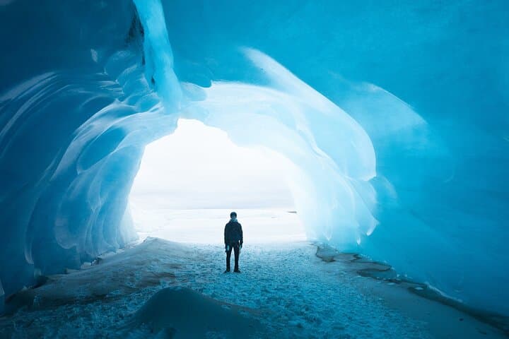 Private 2-Day Northern Lights, Glacier Lagoon & Ice Caves — Luxury South Coast Tour photo 2