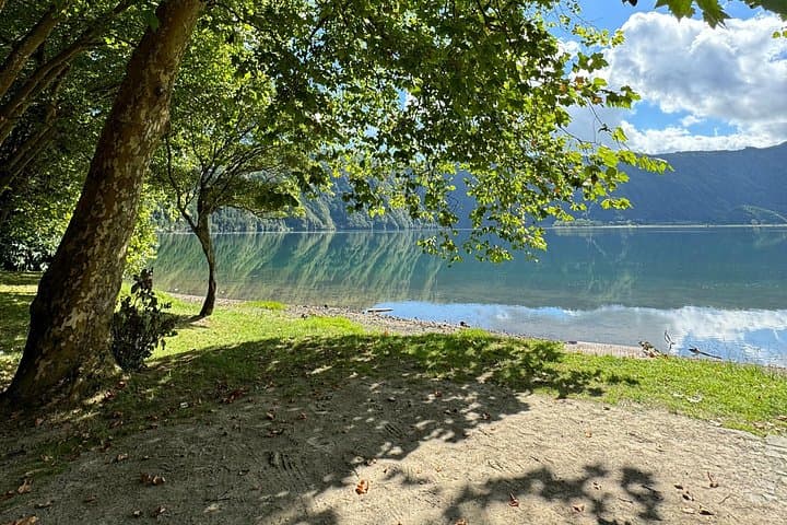 Sete Cidades Crater: Full-Day Exploration of Lagoa Azul, Lagoa Verde & Vista do Rei photo 1