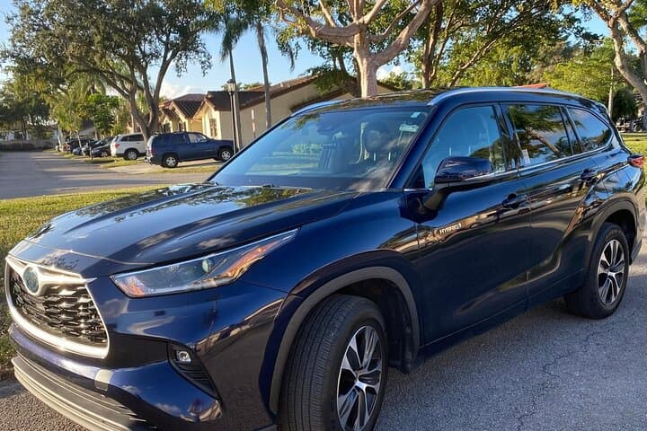 Private Miami Airport & City Transfers: Exclusive 5–6 Passenger SUV Service