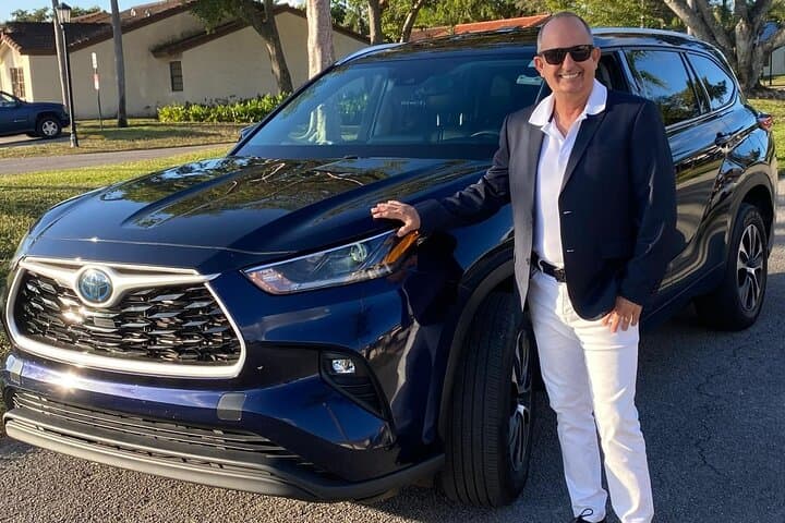 Private Miami Airport & City Transfers: Exclusive 5–6 Passenger SUV Service photo 2