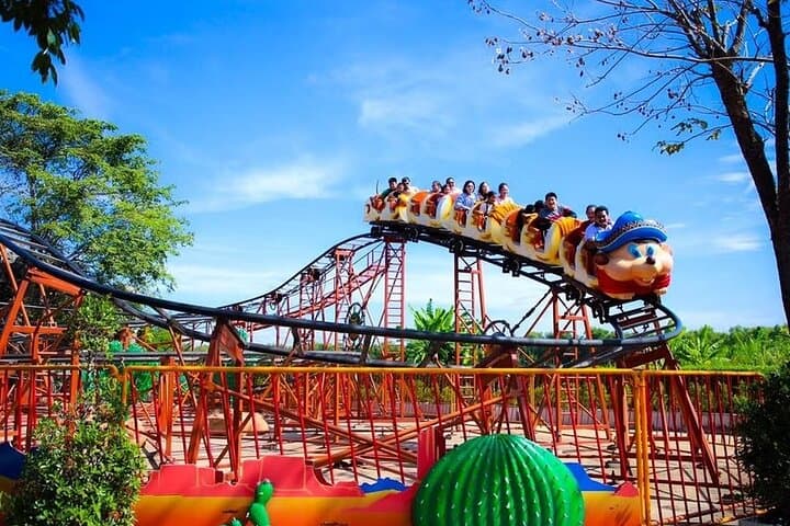 Dream World Bangkok Super Visa: Complete Guide to a Full Day of Rides and Snow Play photo 4
