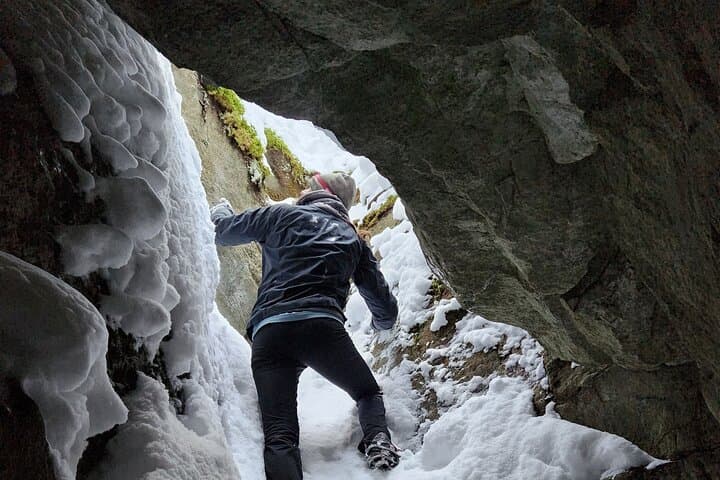 Winter Snowshoe to Singhampton Caves — Private Guided Tour from Collingwood photo 4