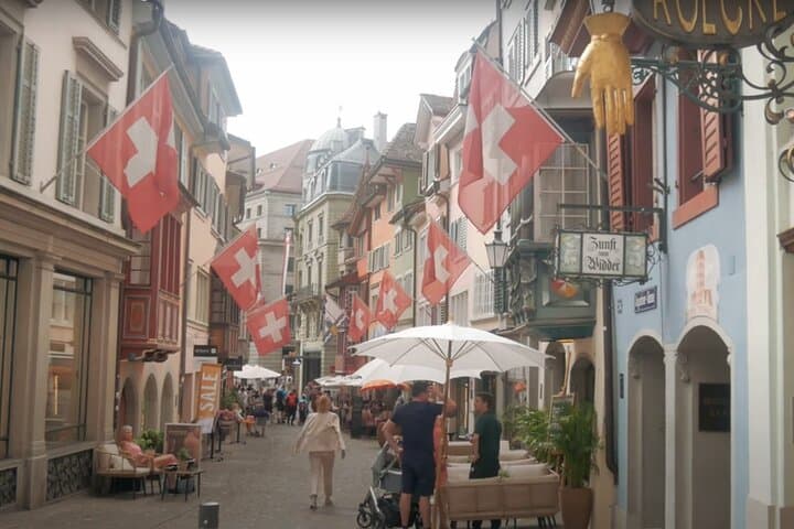 Zurich Old Town, Lake Cruise & Lindt Chocolate Tour — A Half-Day Exploration photo 6