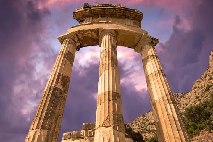private-luxury-tour-delphi-galaxidi-oracle-to-the-sea